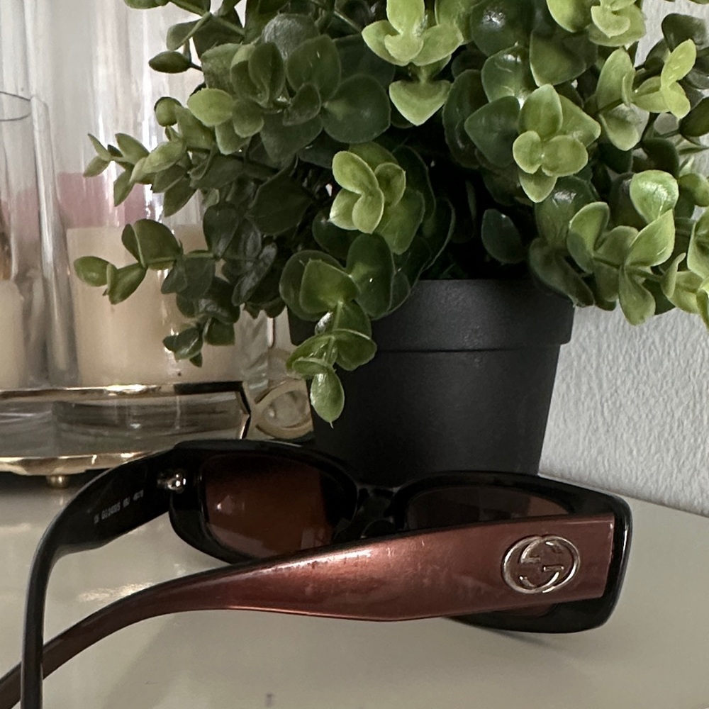 Gucci Black and Brown Sunglasses with Logo